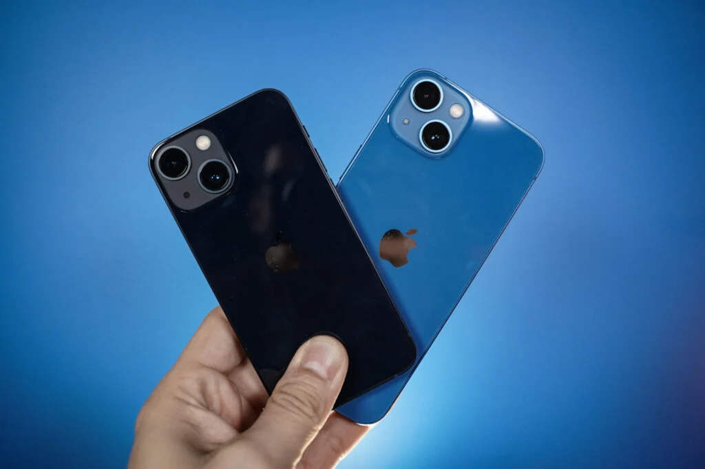 iPhone 13 vs iPhone 12